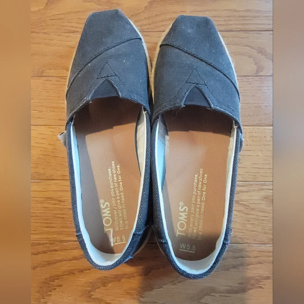 TOMS Women’s Classic Espadrille Slip-On – Black